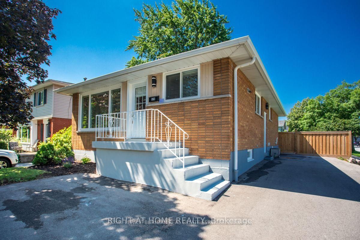 576 Turner Drive Main, Burlington, ON L7L 2W7