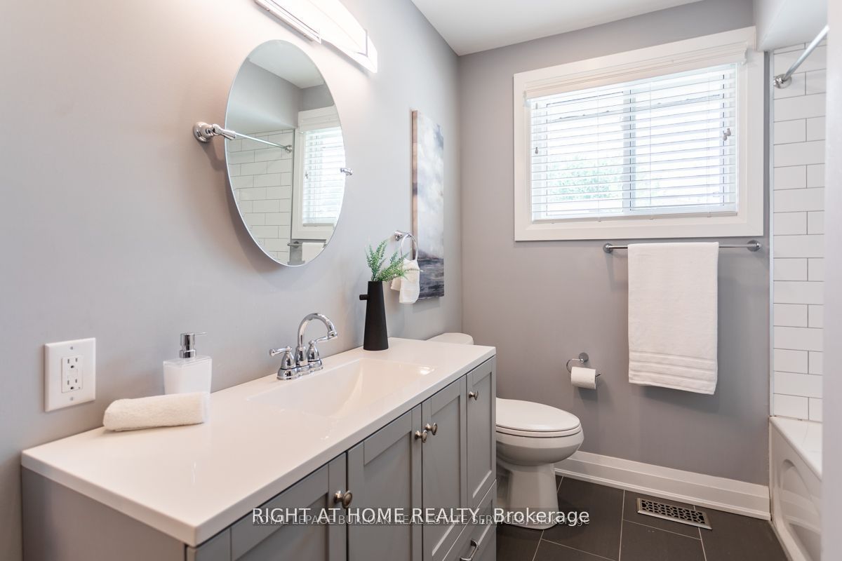 576 Turner Drive Main, Burlington, ON L7L 2W7 photo 5