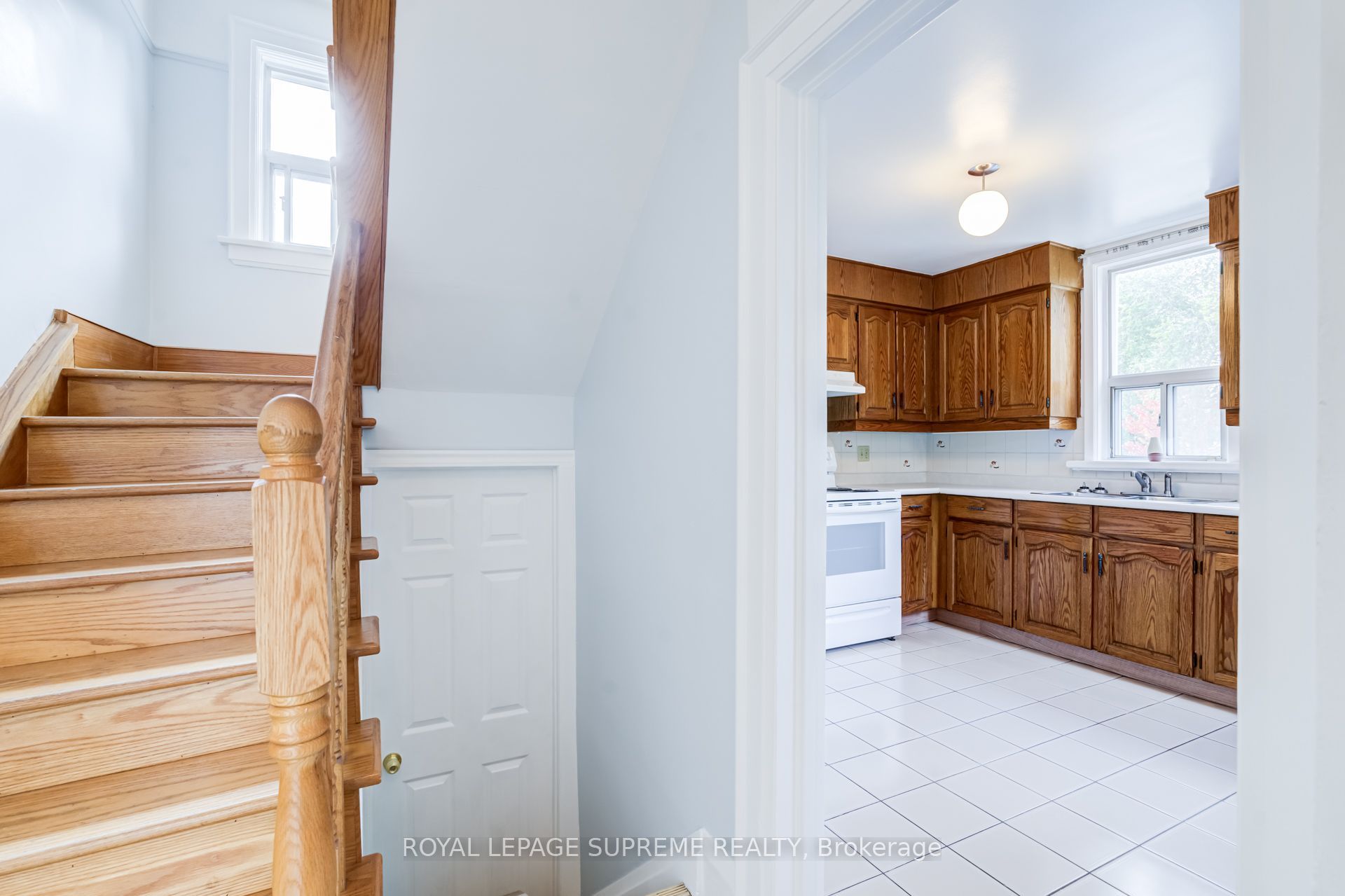 143 Connolly Street 2, Toronto, ON M6N 1E8 photo 4