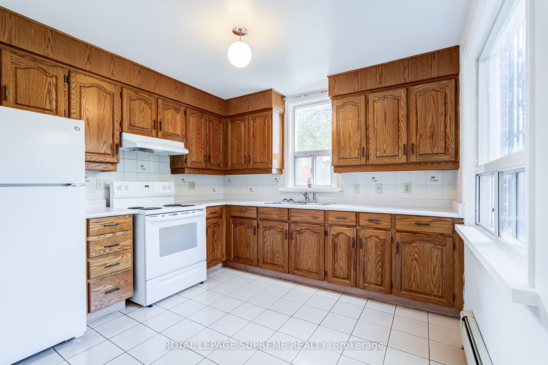 143 Connolly Street 2, Toronto, ON M6N 1E8 photo 5