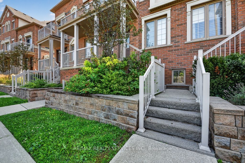 180 Howden Boulevard 15, Brampton, ON L6S 0E6 photo 2