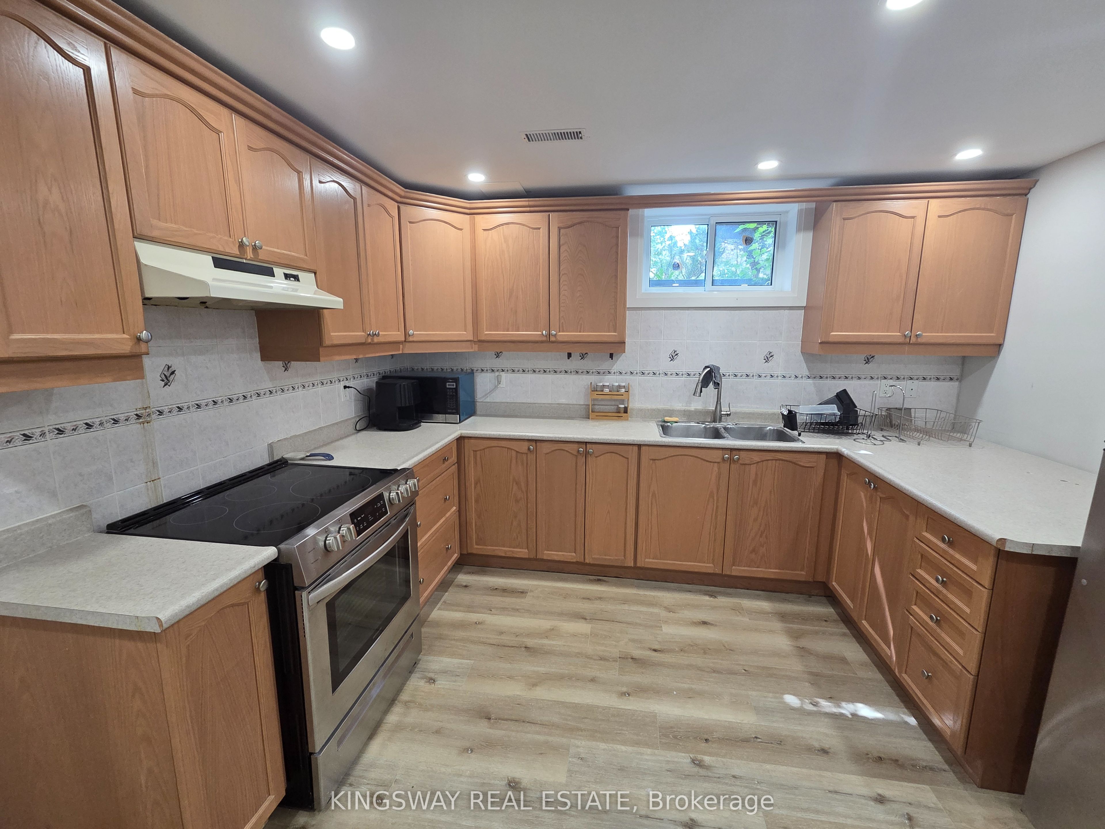 1756 Bridewell Court Basement Apt, Mississauga, ON L5L 3R7 photo 5