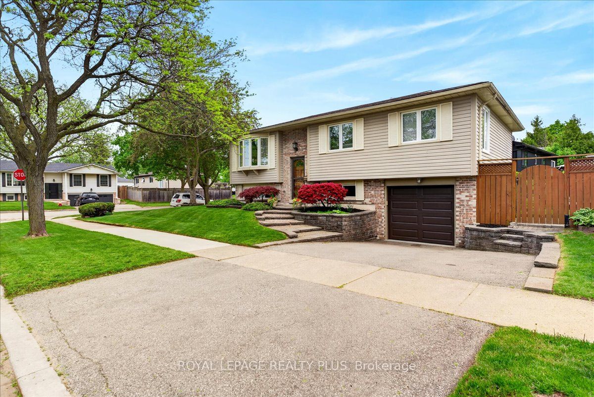 4452 Delaney Drive, Burlington, ON L7L 5J2