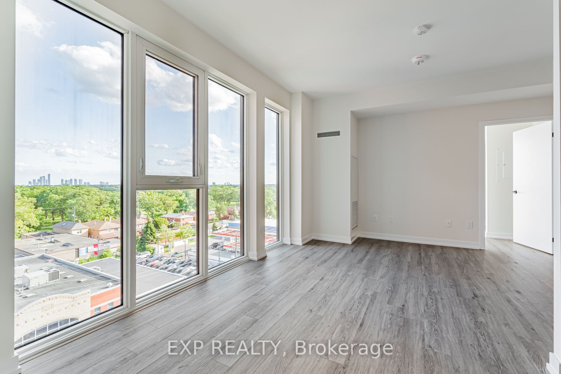 2300 St Clair Avenue W 803, Toronto, ON M6N 1K8 photo 3
