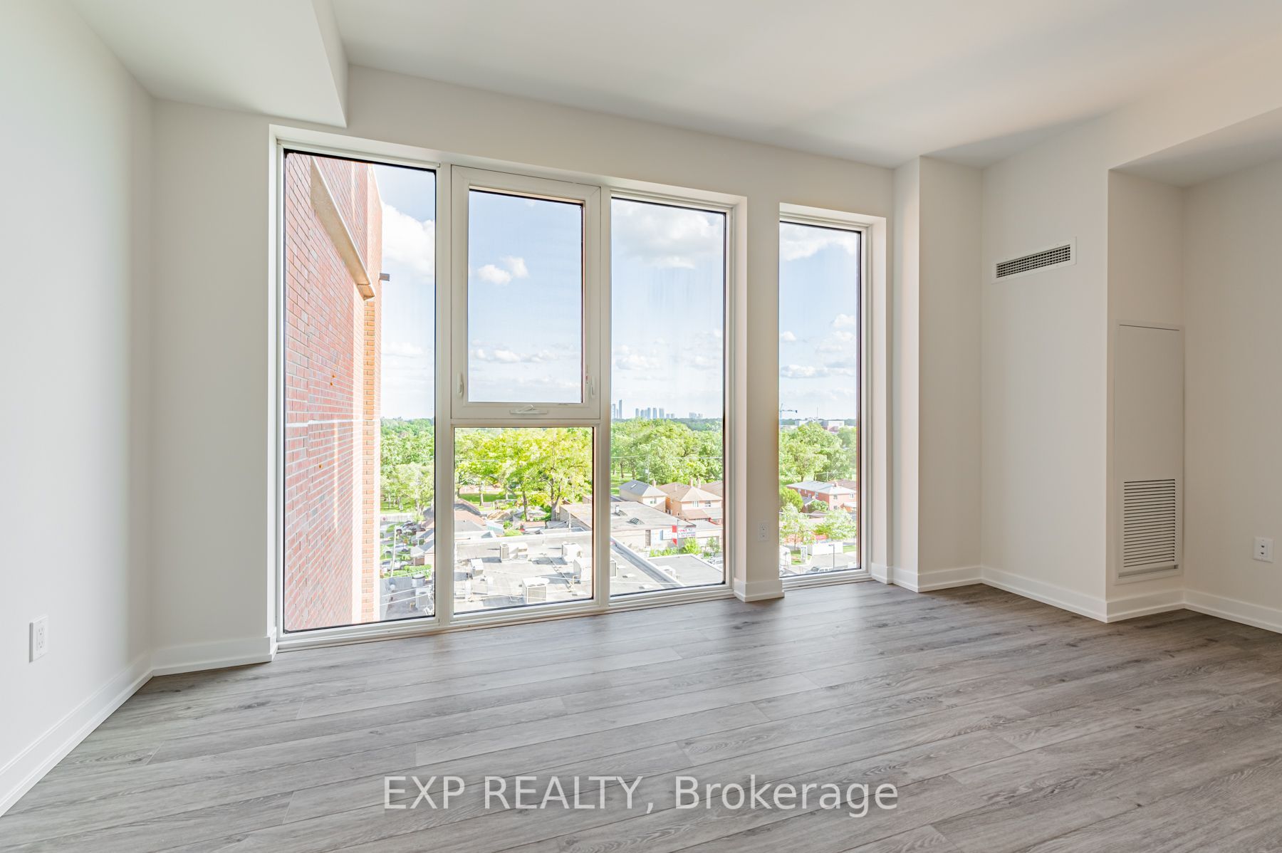 2300 St Clair Avenue W 803, Toronto, ON M6N 1K8 photo 4