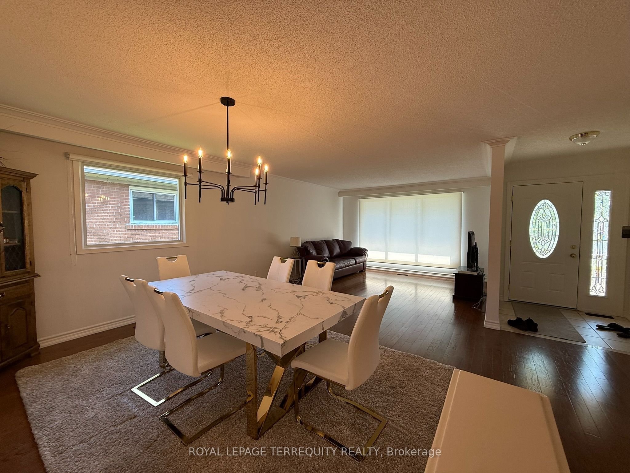 1213 Shamir Crescent, Mississauga, ON L5C 1L2 photo 2