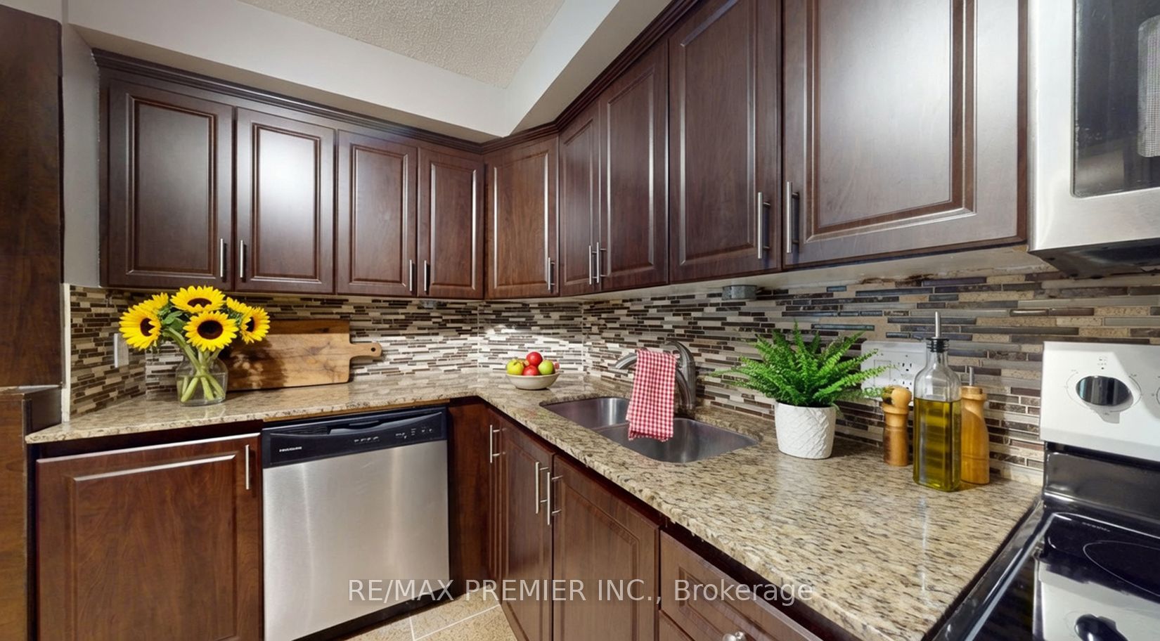 1250 Mississauga Valley Boulevard 51, Mississauga, ON L5A 3R6 photo 5