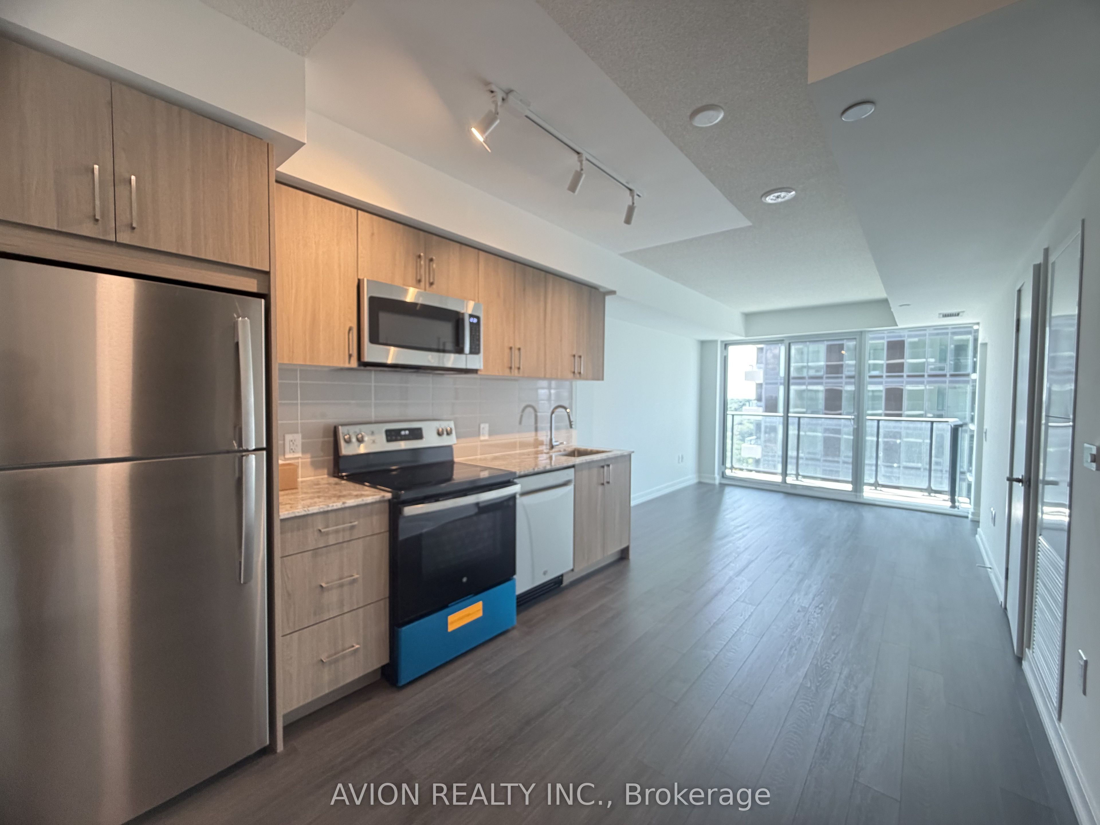 4010 Eglinton Avenue W 1316, Toronto, ON M9A 0G5 photo 2