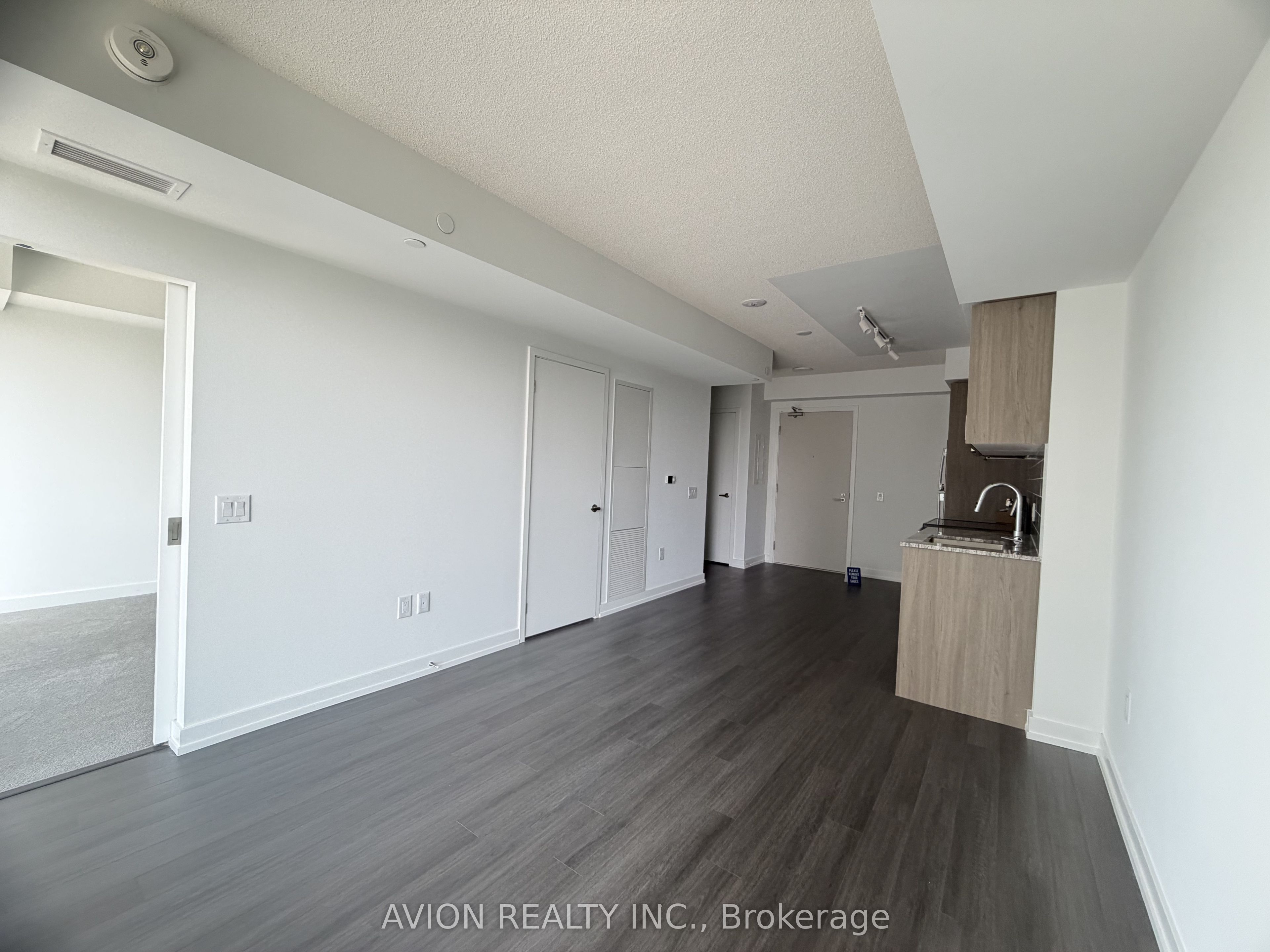 4010 Eglinton Avenue W 1316, Toronto, ON M9A 0G5 photo 4
