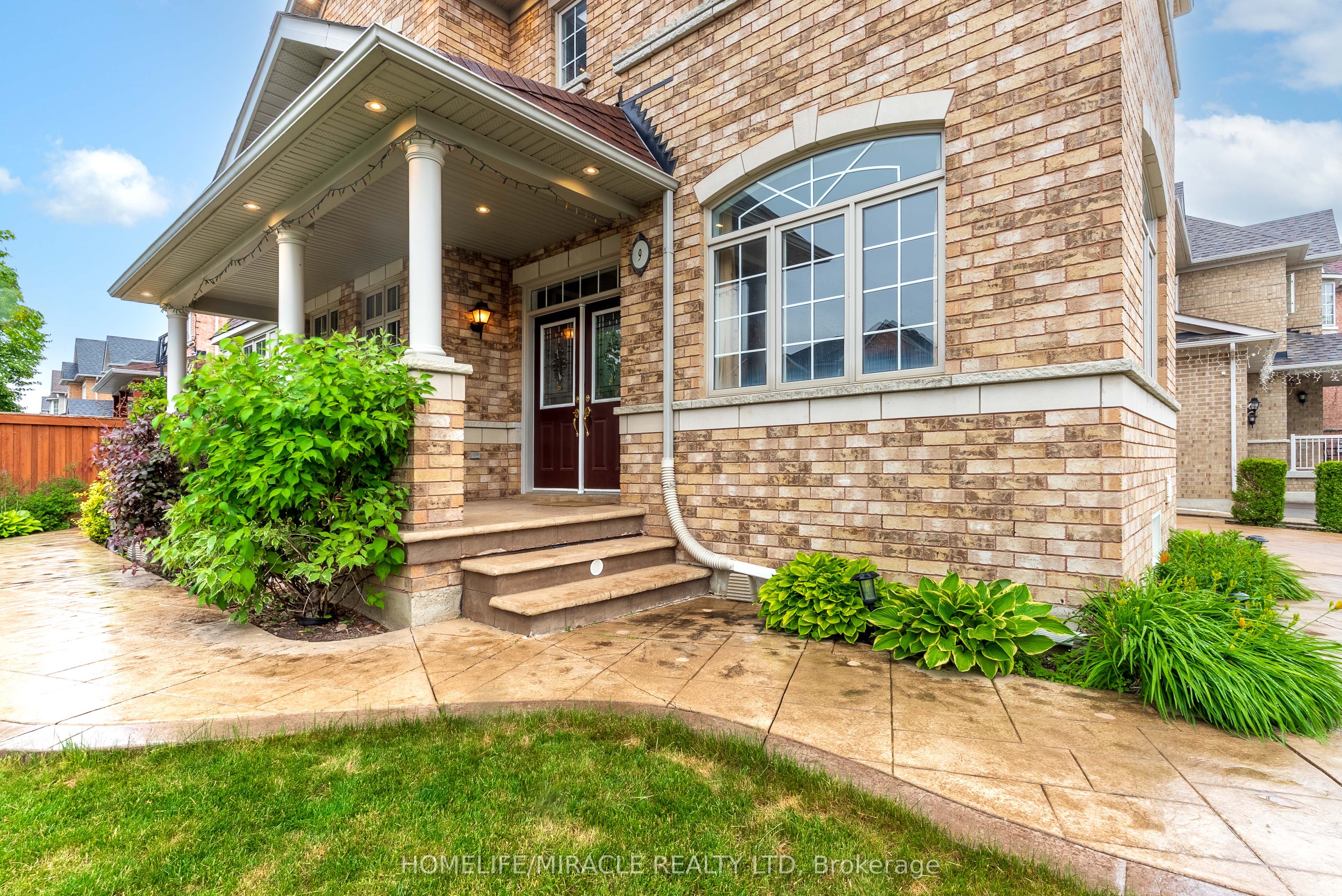 9 Peridot Road, Brampton, ON L6P 0Z6 photo 3