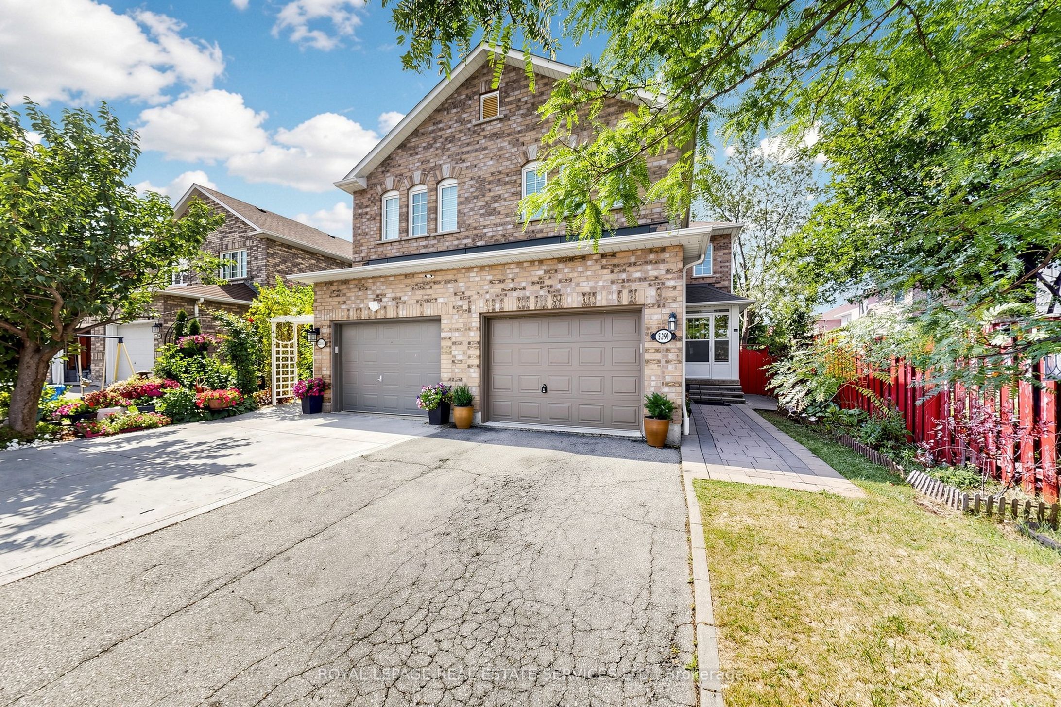 5290 Brookwood Court, Mississauga, ON L5V 2K6