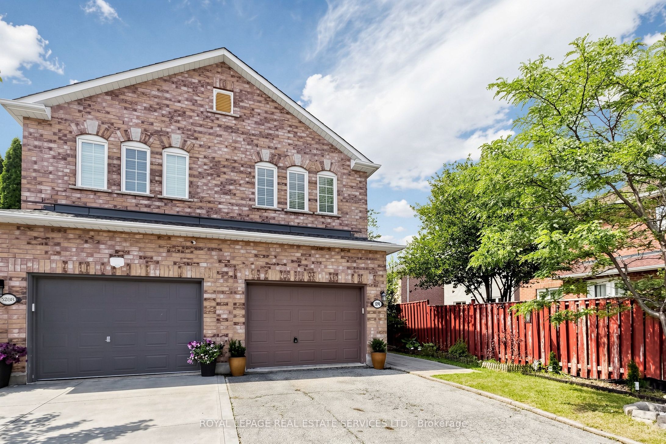 5290 Brookwood Court, Mississauga, ON L5V 2K6 photo 2
