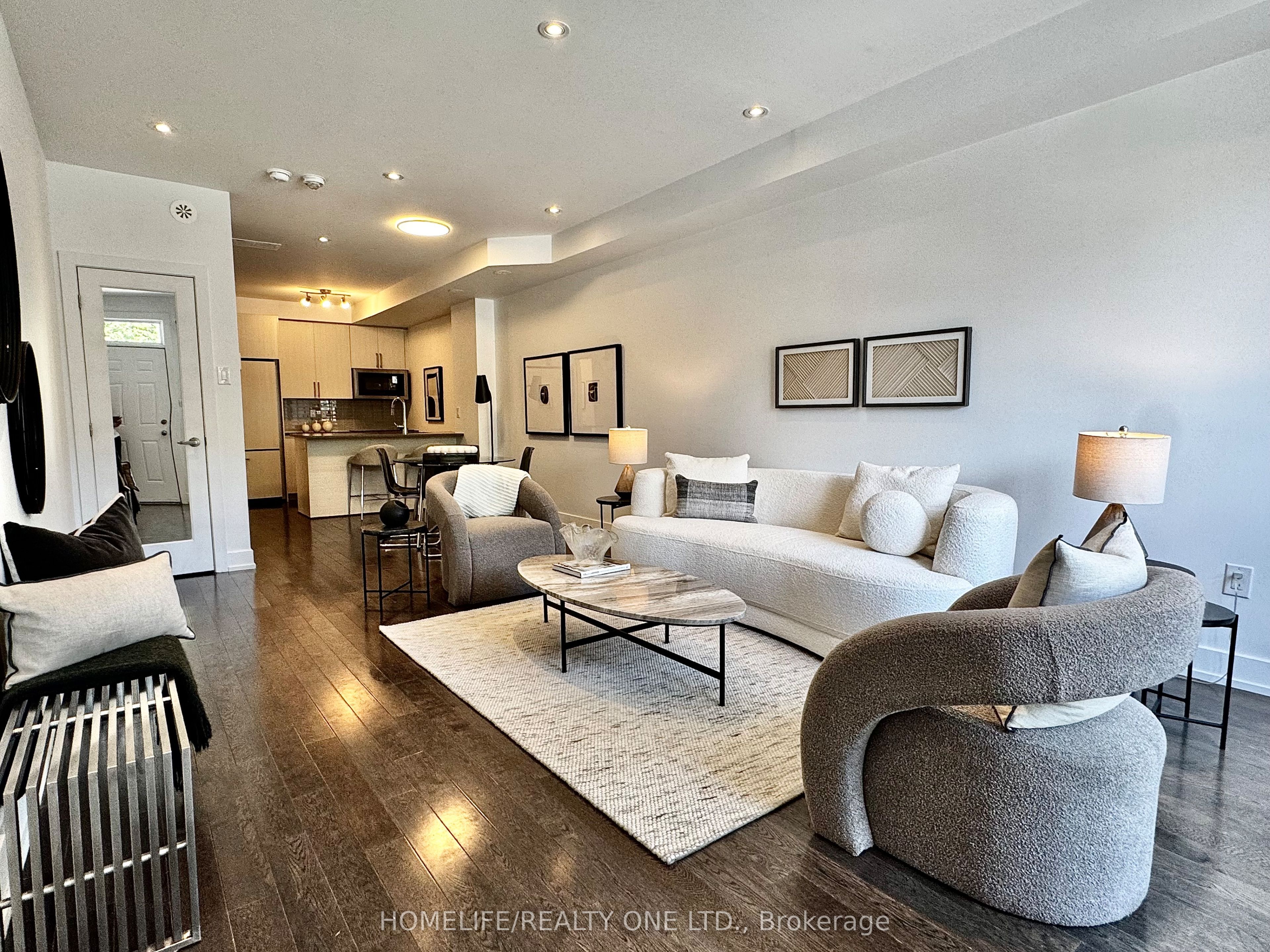 1076 Lansdowne Avenue, Toronto, ON M6H 4H2