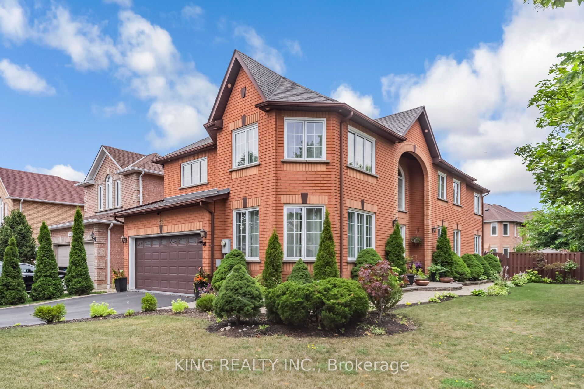 1427 Grossi Street, Mississauga, ON L5V 1T9 photo 2