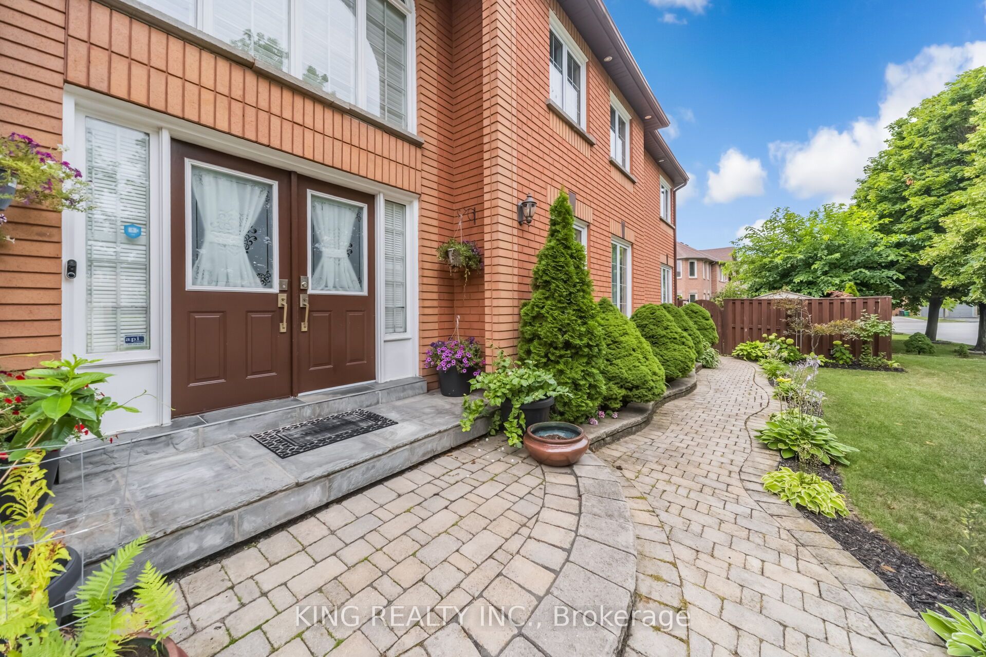 1427 Grossi Street, Mississauga, ON L5V 1T9 photo 3
