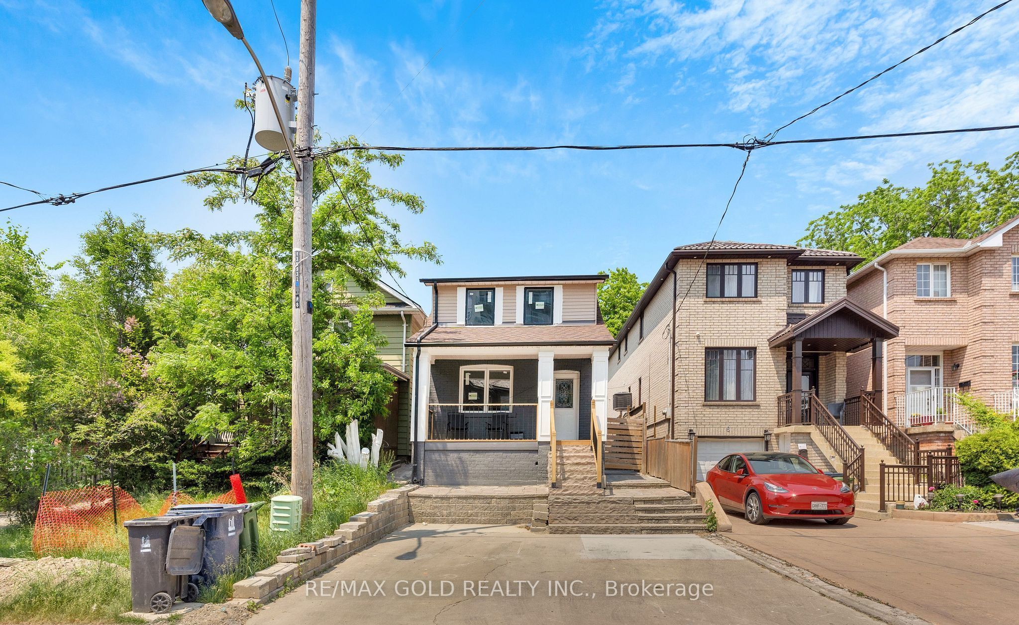 8 Fairglen Crescent, Toronto, ON M9N 1S2