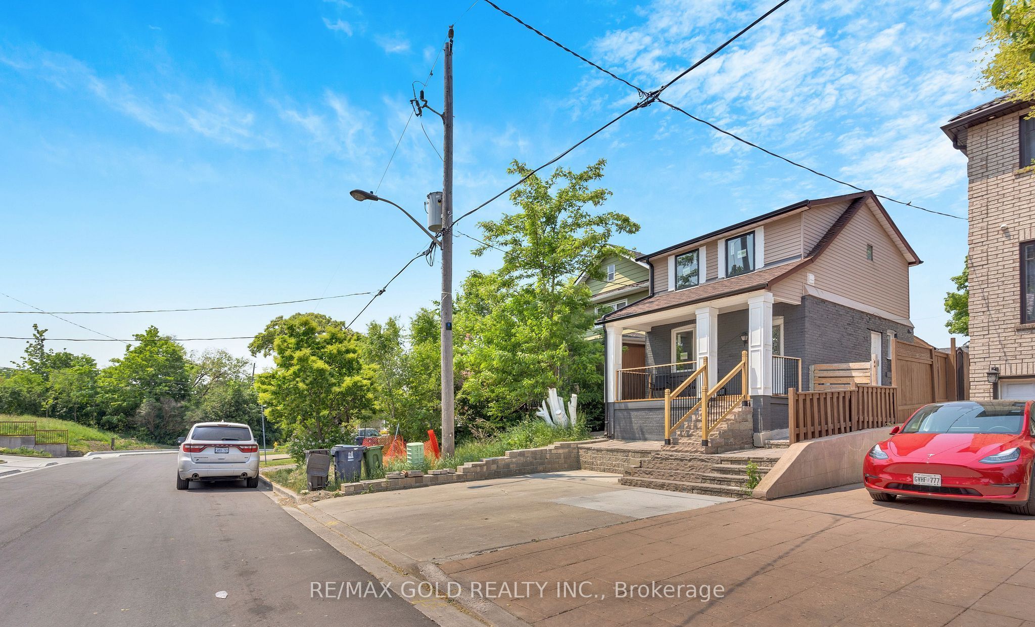 8 Fairglen Crescent, Toronto, ON M9N 1S2 photo 2