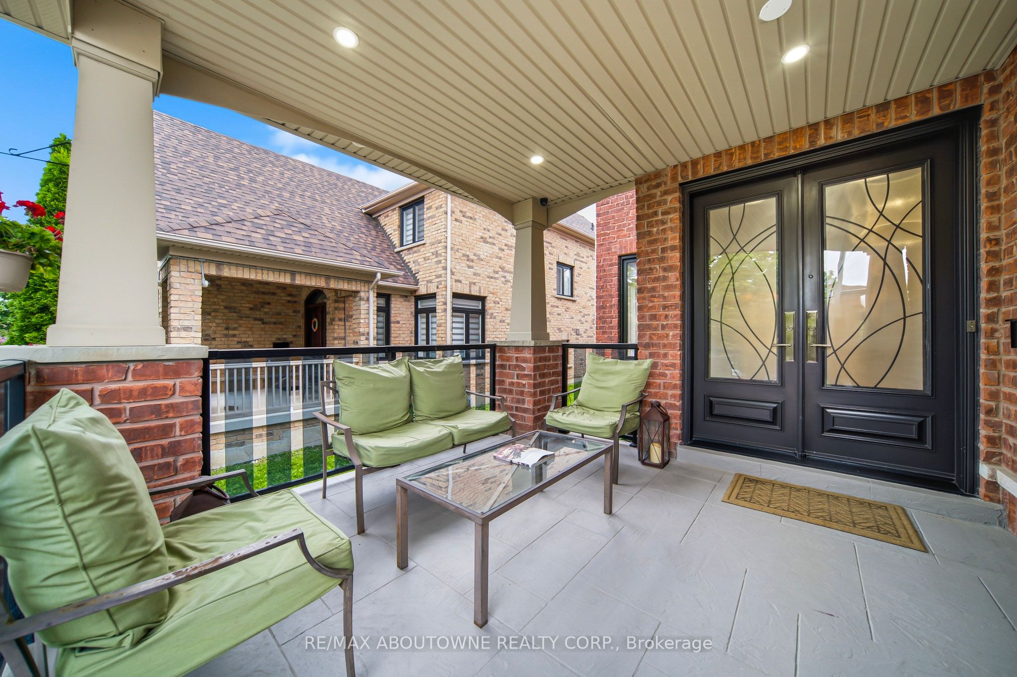 3408 Hideaway Place, Mississauga, ON L5M 0A7 photo 2