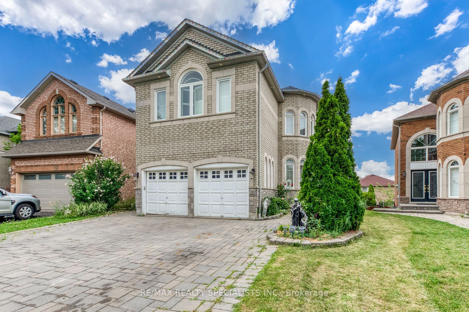 5486 Landsborough Avenue, Mississauga, ON L5R 3X1 photo 2