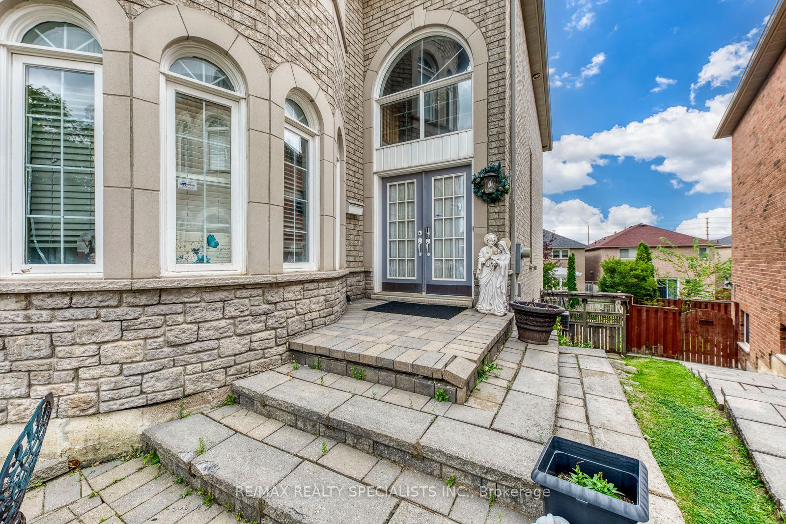 5486 Landsborough Avenue, Mississauga, ON L5R 3X1 photo 3