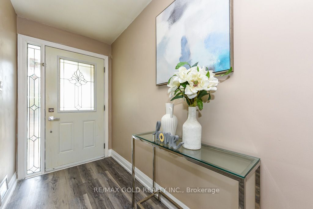 7624 Middleshire Drive, Mississauga, ON L4T 3S2 photo 5