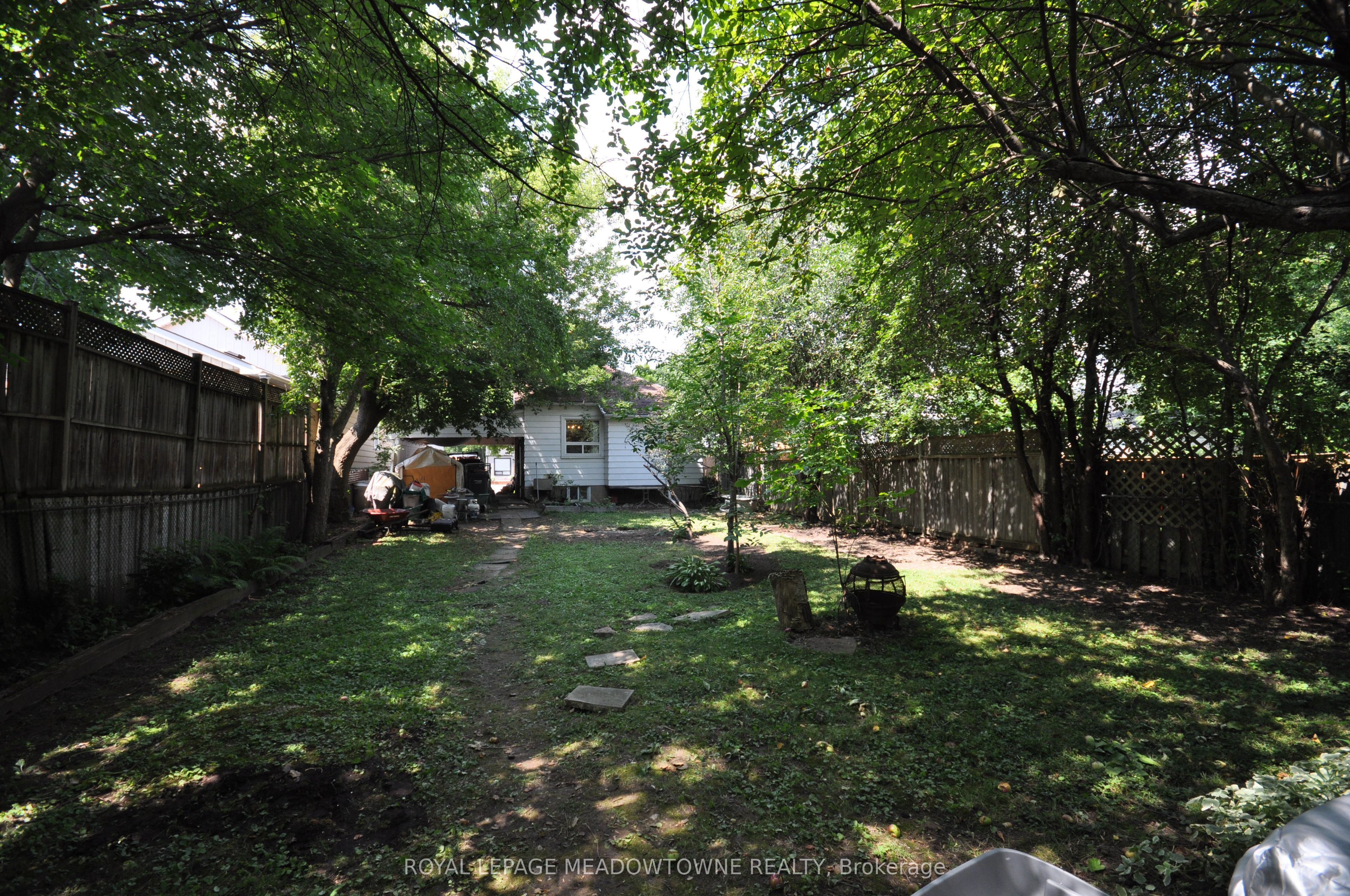 27 Royce Avenue, Brampton, ON L6Y 1J6 photo 2