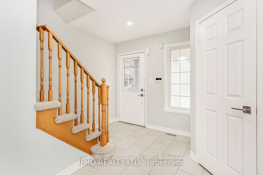 2410 Emerson Drive, Burlington, ON L7L 7M3 photo 5