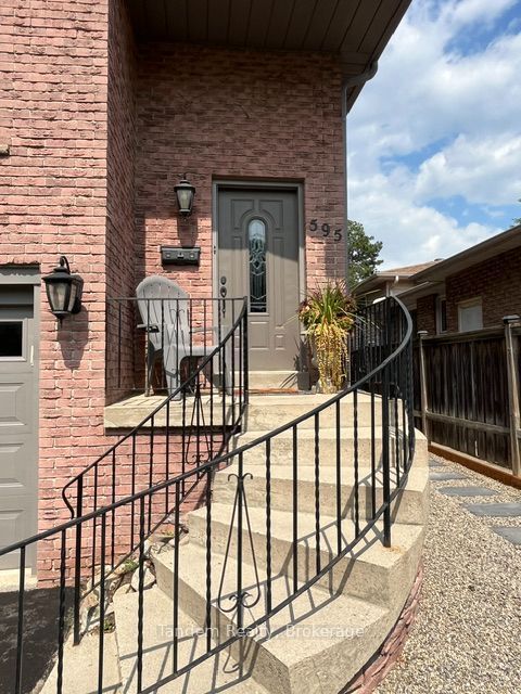 595 Beaver Court, Milton, ON L9T 4A8