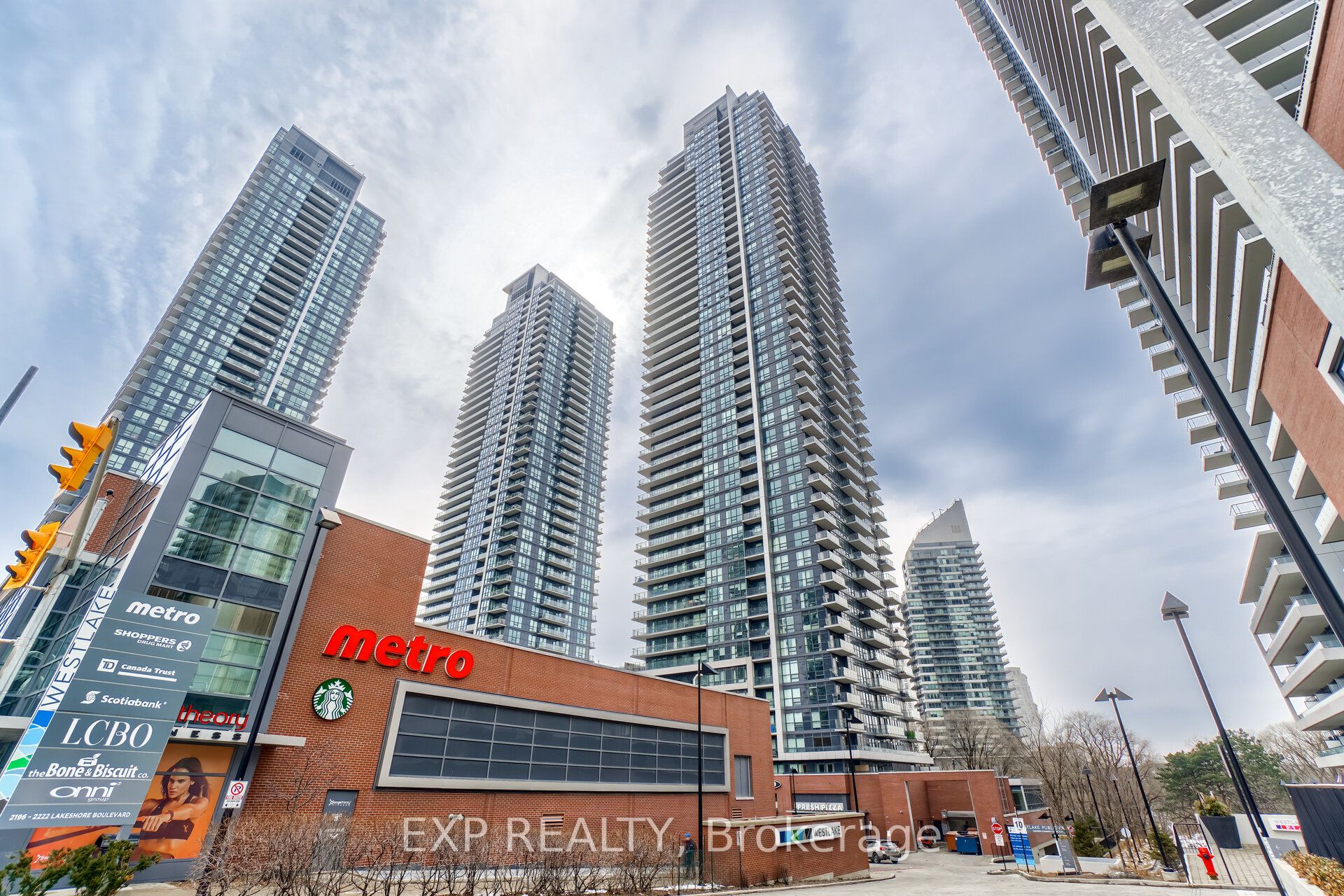 2220 Lakeshore Boulevard W 3503, Toronto, ON M8V 0C1