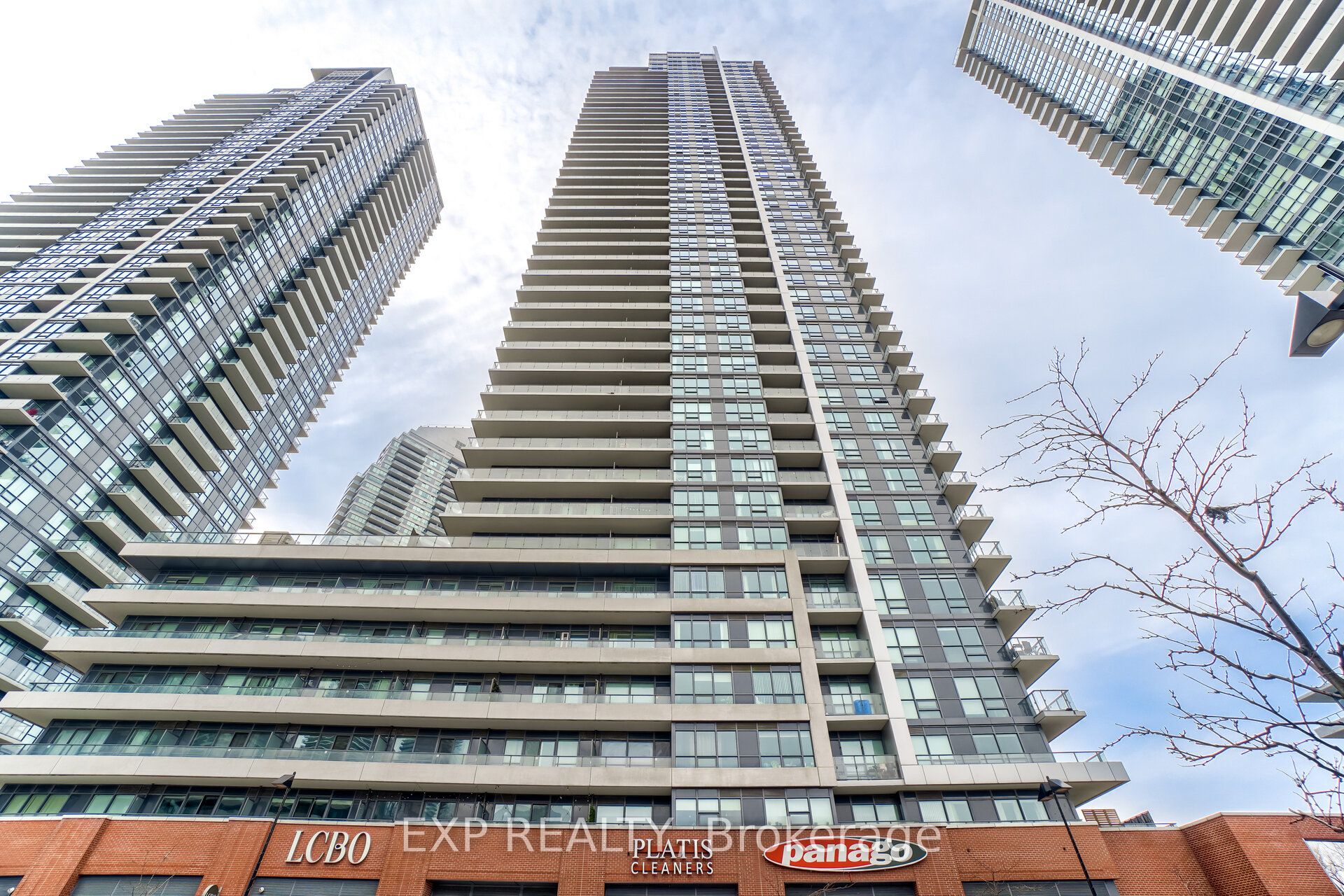 2220 Lakeshore Boulevard W 3503, Toronto, ON M8V 0C1 photo 2