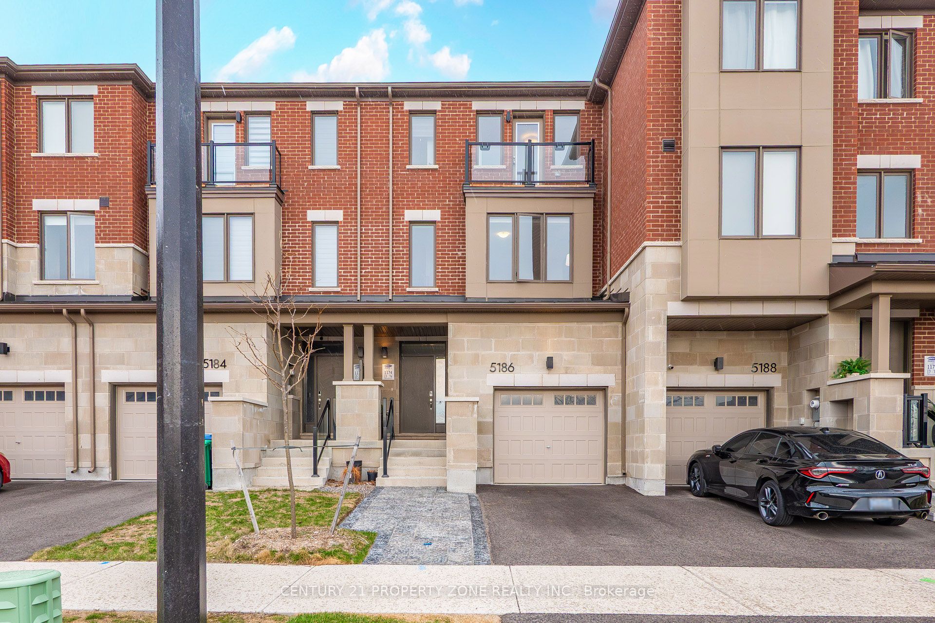 5186 Viola Desmond Drive, Mississauga, ON L5M 2S7 photo 3