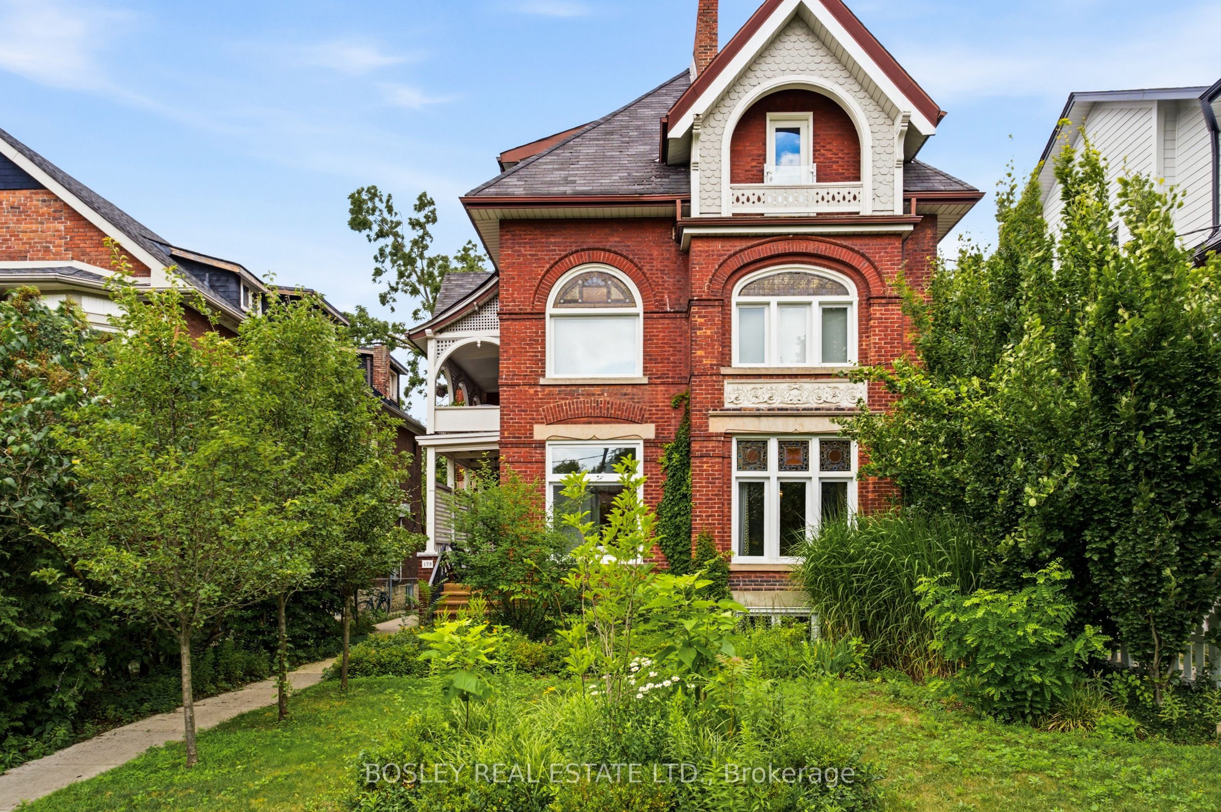 178 High Park Avenue Upper, Toronto, ON M6P 2S4