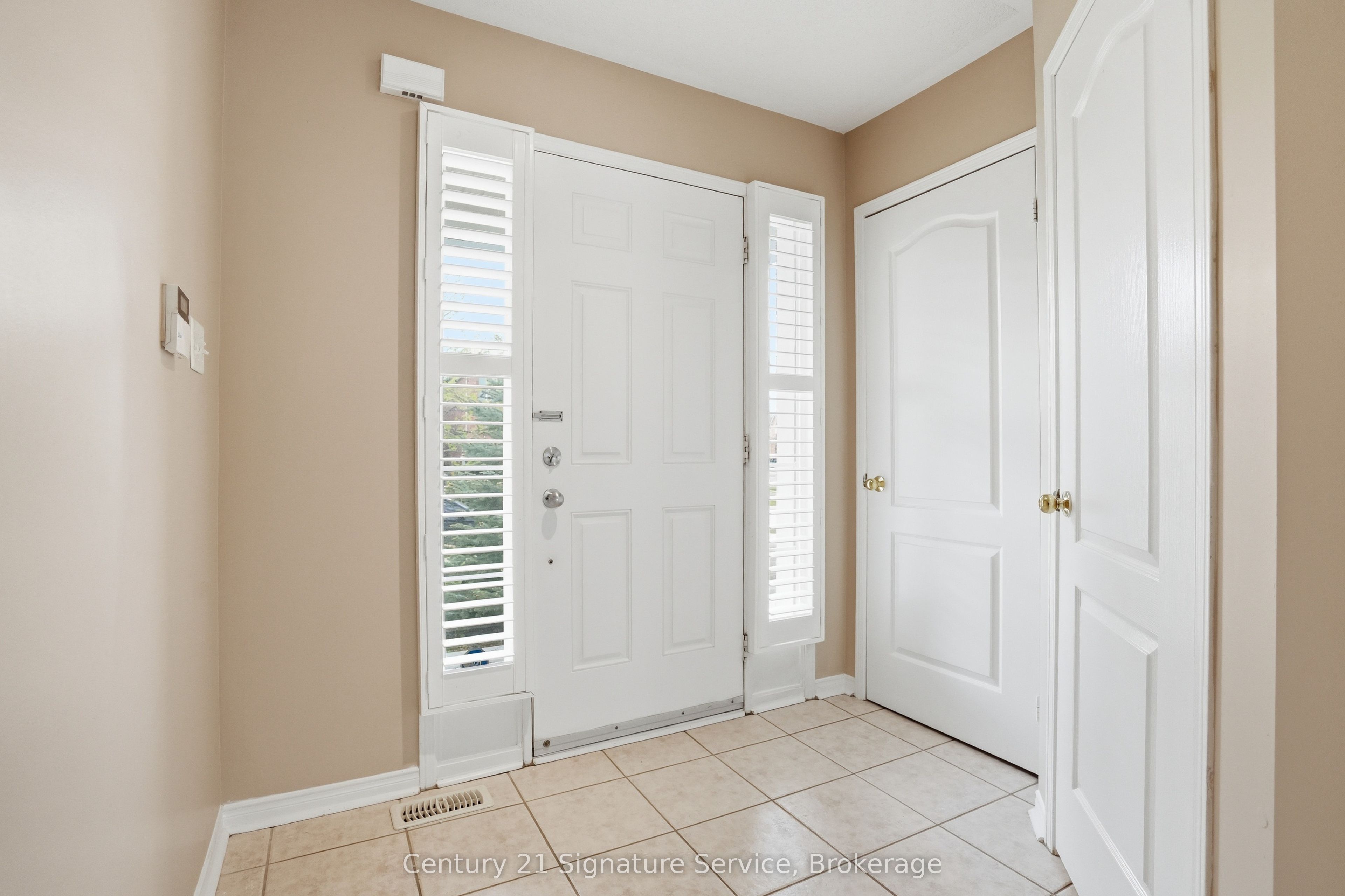 4 Cloverlawn Street, Brampton, ON L7A 3X6 photo 5