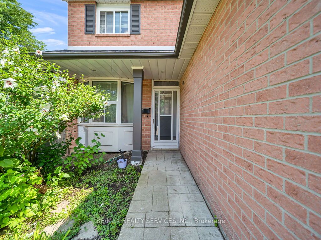 3079 Bartholomew Crescent, Mississauga, ON L5N 3K9 photo 3