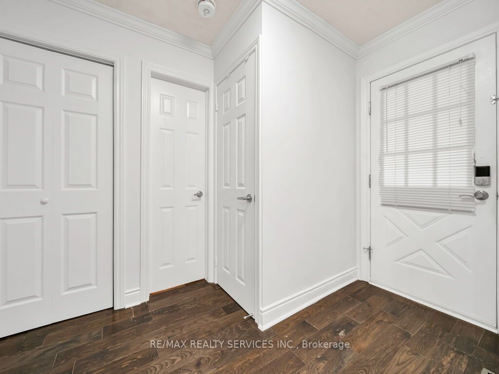 3079 Bartholomew Crescent, Mississauga, ON L5N 3K9 photo 4
