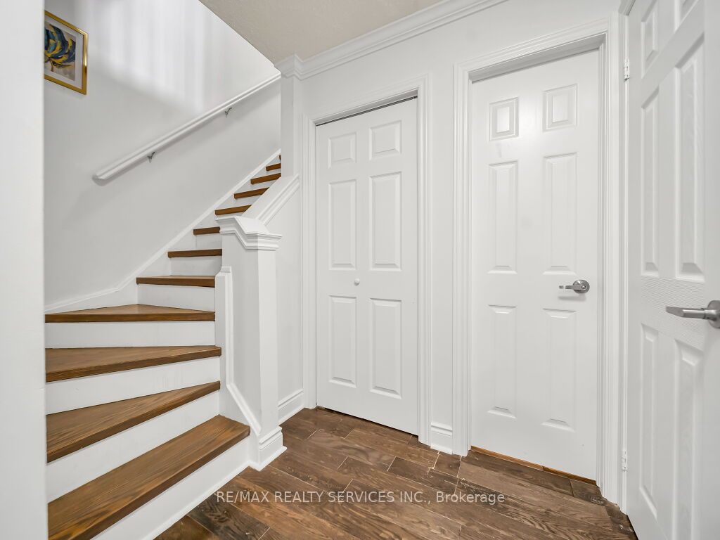 3079 Bartholomew Crescent, Mississauga, ON L5N 3K9 photo 5