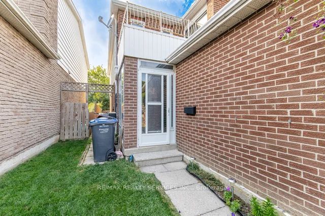 36 Pickard Lane, Brampton, ON L6Y 2M5 photo 5