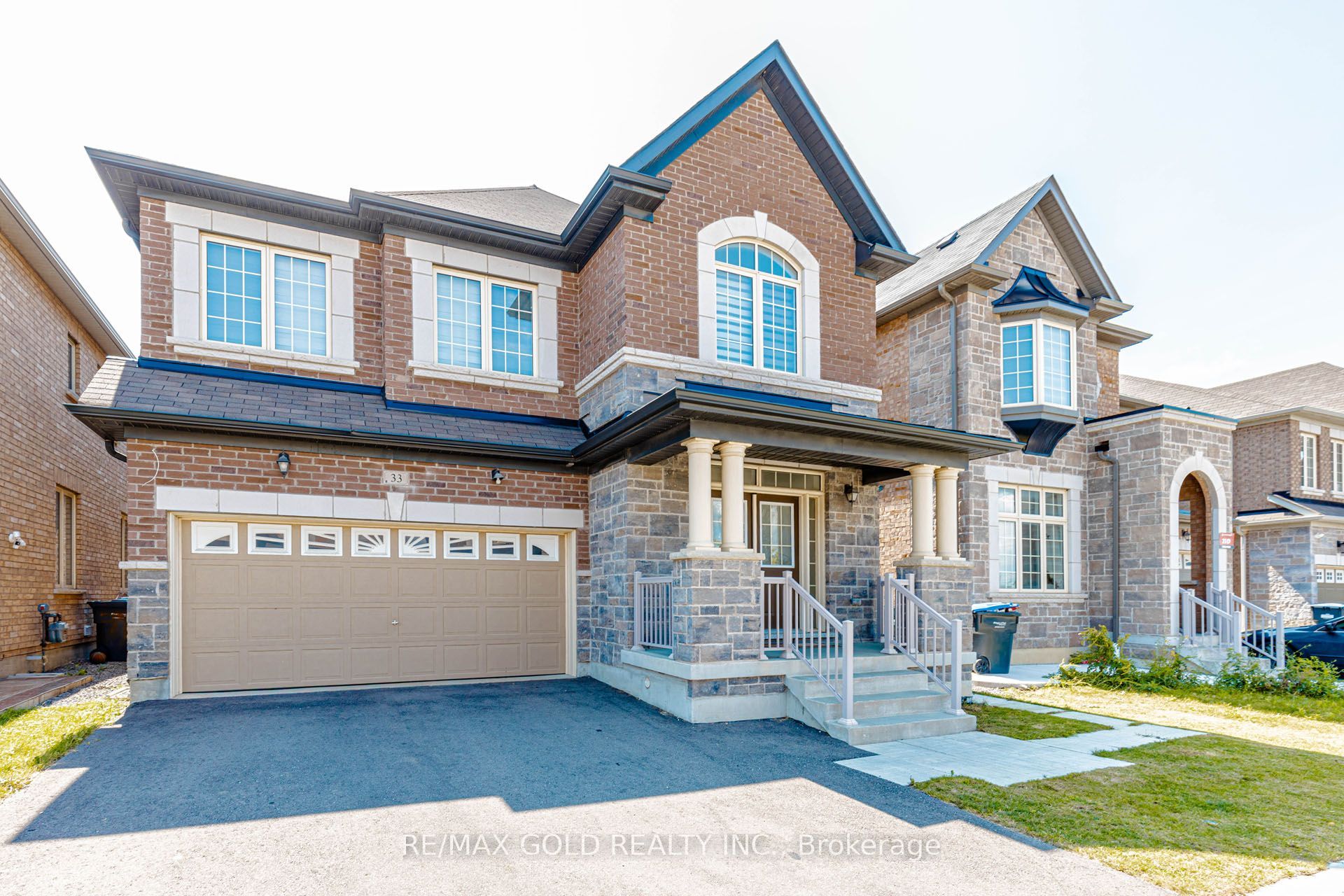 33 Tiger Crescent, Brampton, ON L6R 0C8 photo 2