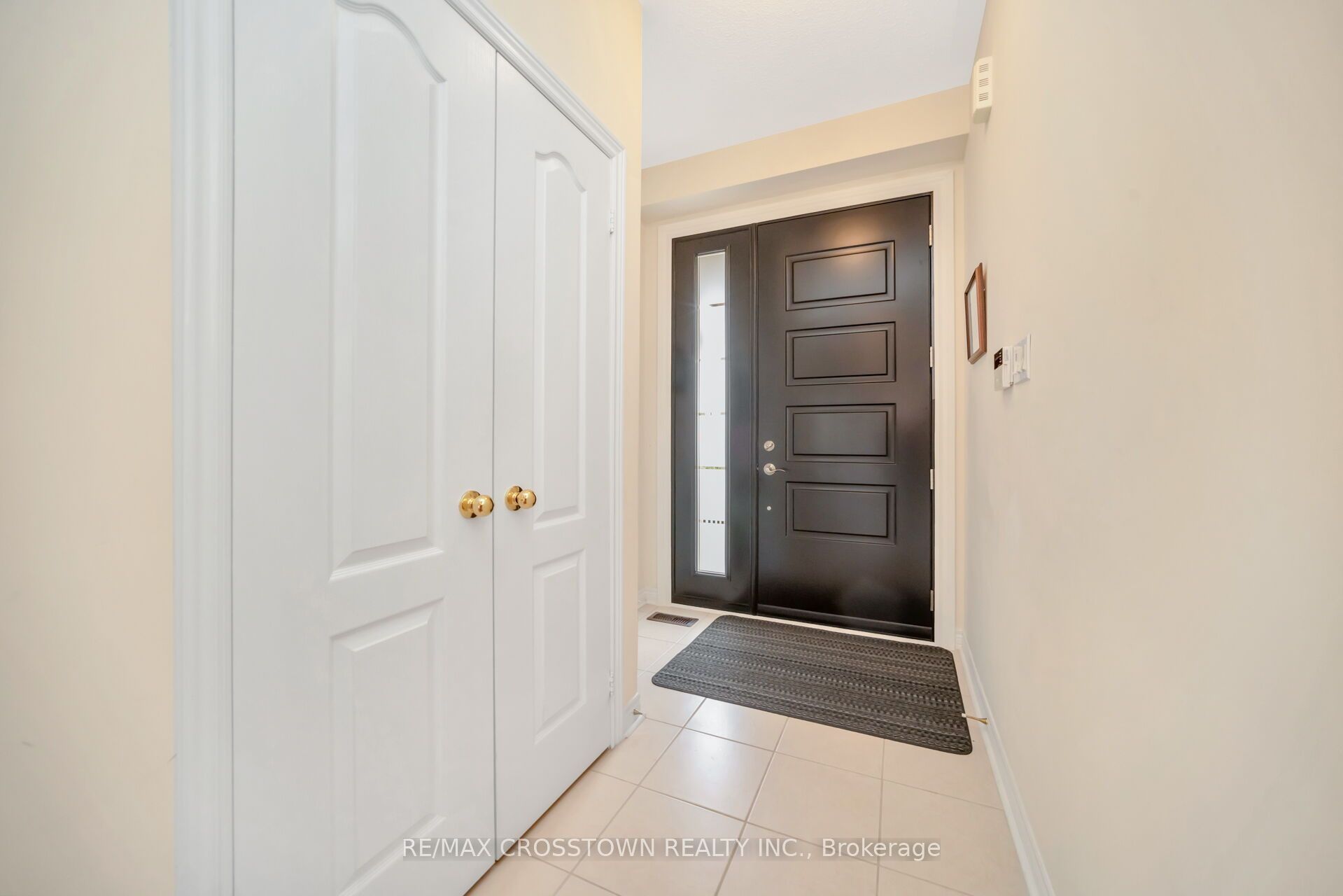 67 Sorbonne Drive, Brampton, ON L6P 1Y6 photo 3