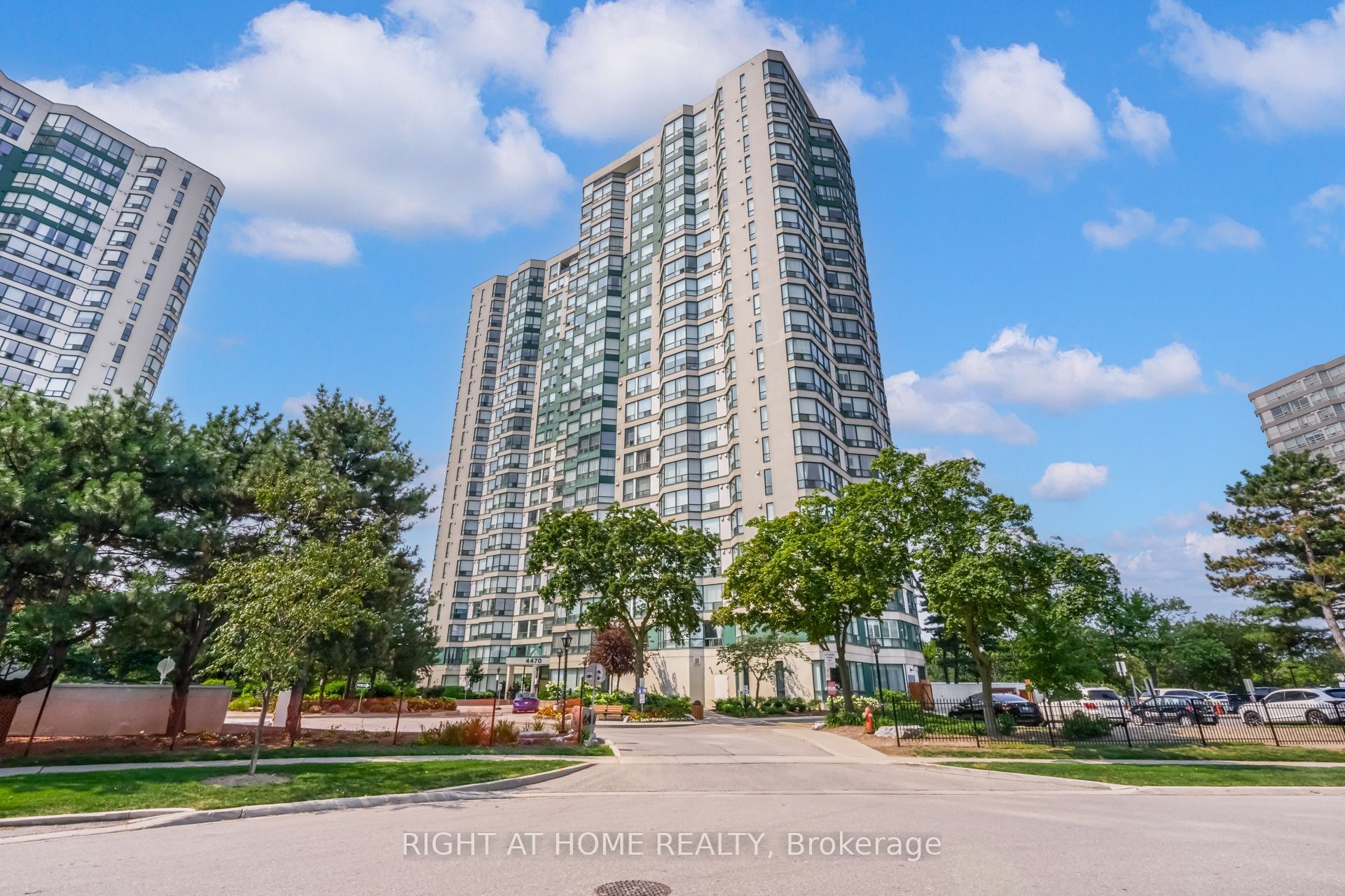 4470 Tucana Court 308, Mississauga, ON L5R 3K8