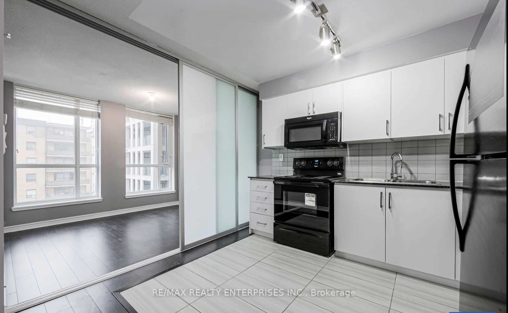 80 Esther Lorrie Drive 522, Toronto, ON M9W 4V1 photo 5