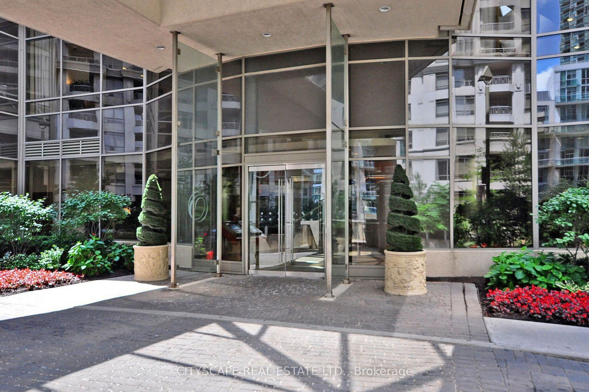3880 Duke of York Boulevard 2110, Mississauga, ON L5B 4M7 photo 2