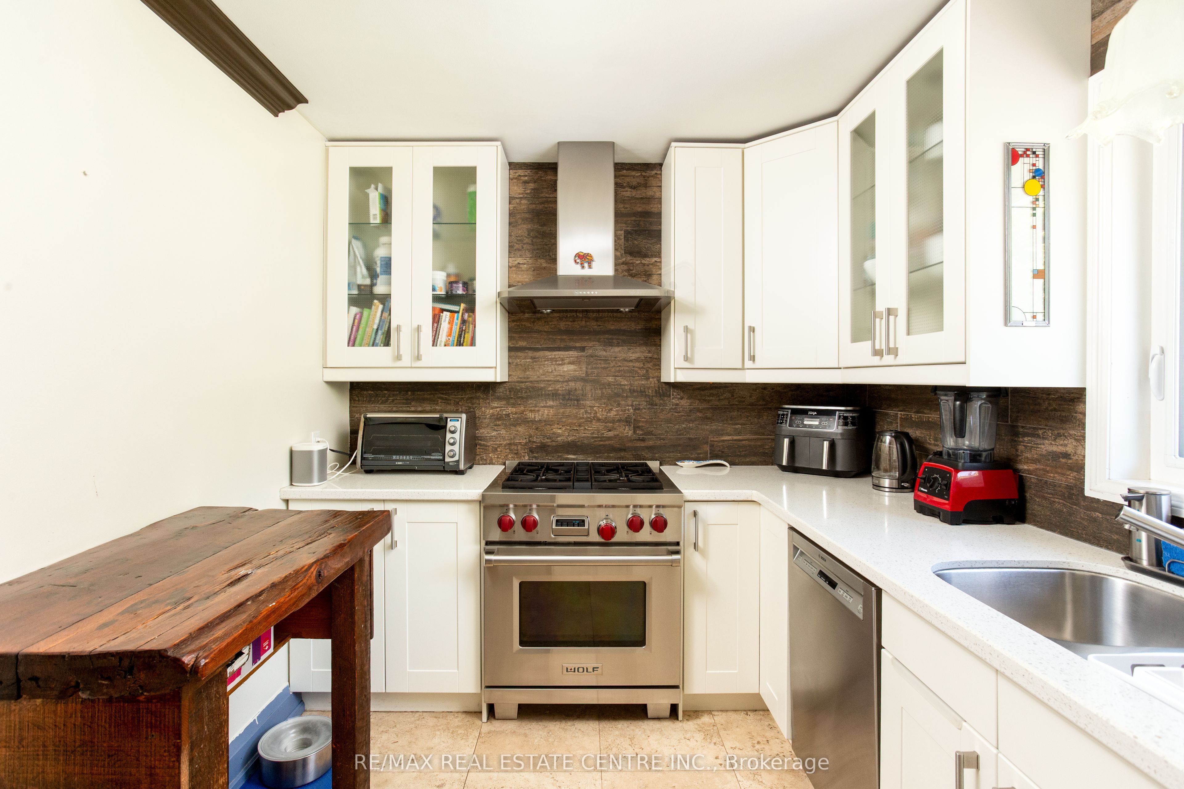 2450 Edenhurst Drive, Mississauga, ON L5A 2K9 photo 4