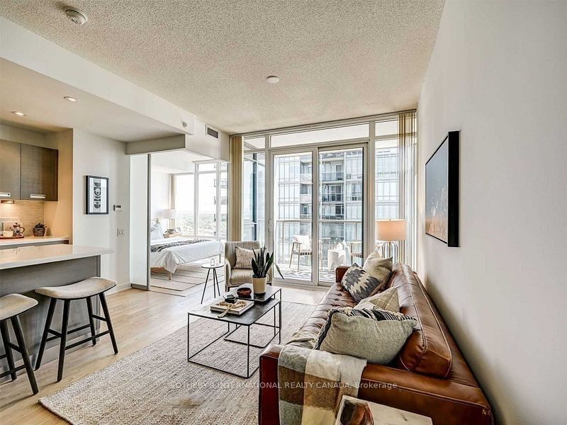 88 Park Lawn Road 2710, Toronto, ON M8Y 0B5 photo 2