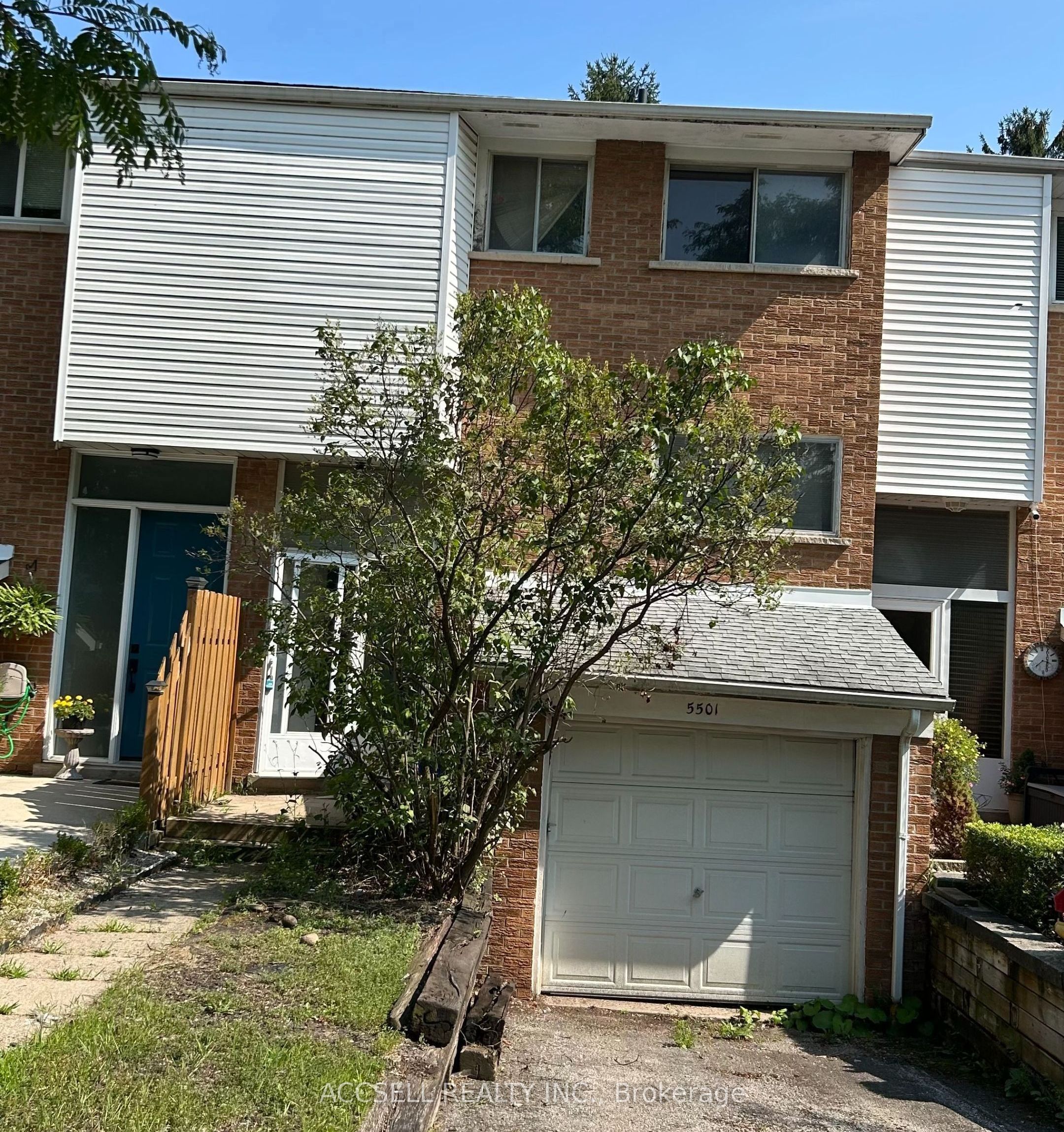 5501 Schueller Crescent, Burlington, ON L7L 3T1