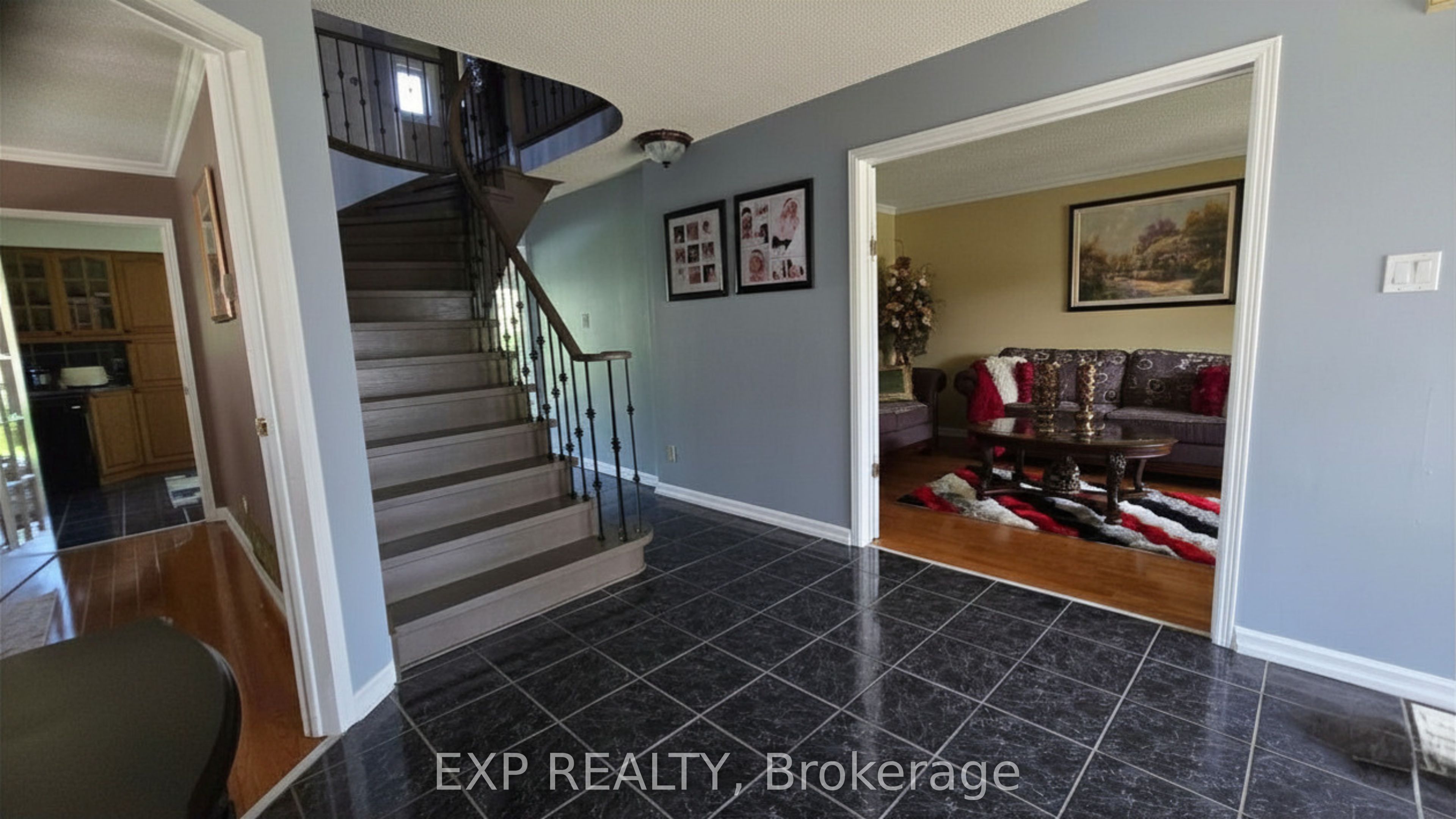 281 Mississaga Street, Oakville, ON L6L 6J8 photo 4
