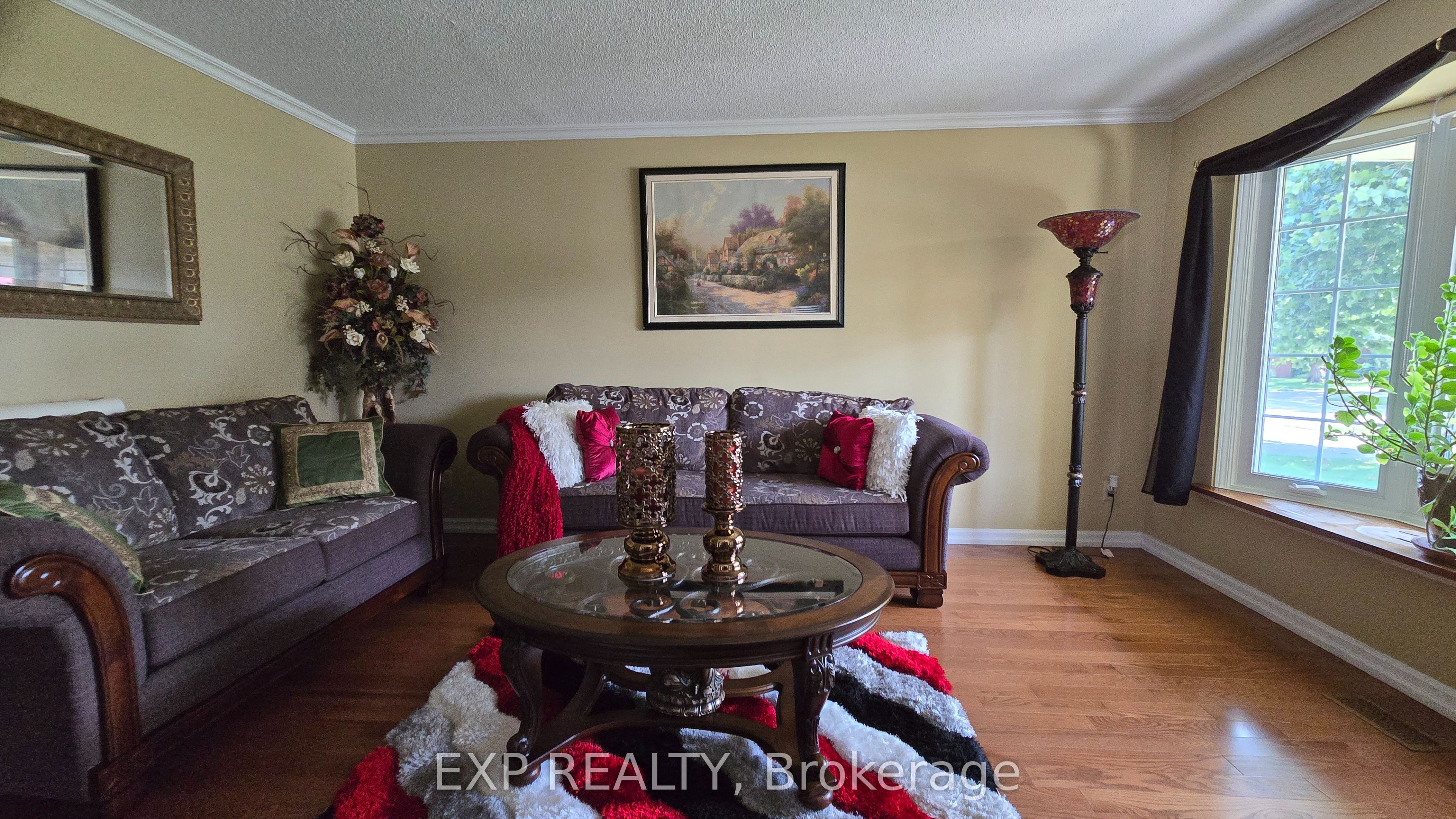 281 Mississaga Street, Oakville, ON L6L 6J8 photo 5