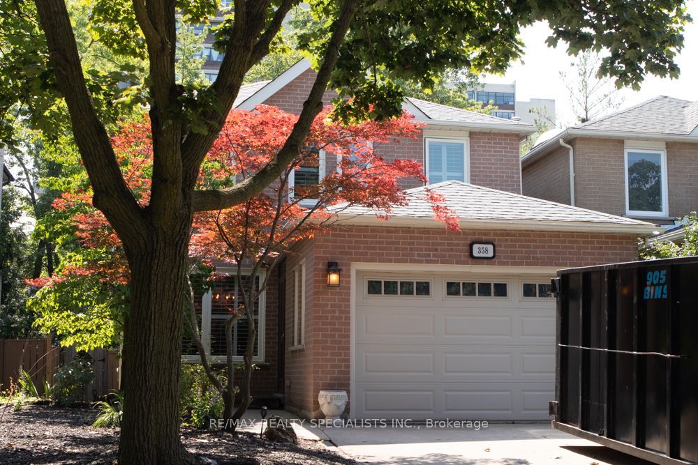358 Erin Street, Oakville, ON L6H 4P9 photo 2