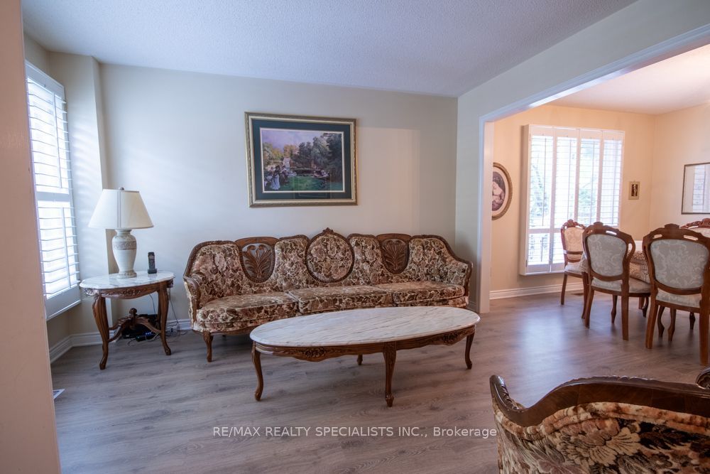 358 Erin Street, Oakville, ON L6H 4P9 photo 5