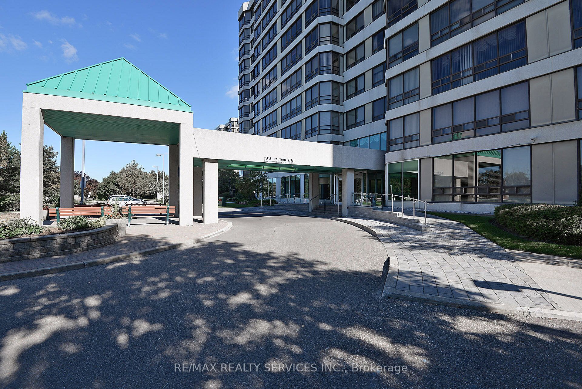 330 Mill Street S 402, Brampton, ON L6Y 3V3 photo 5
